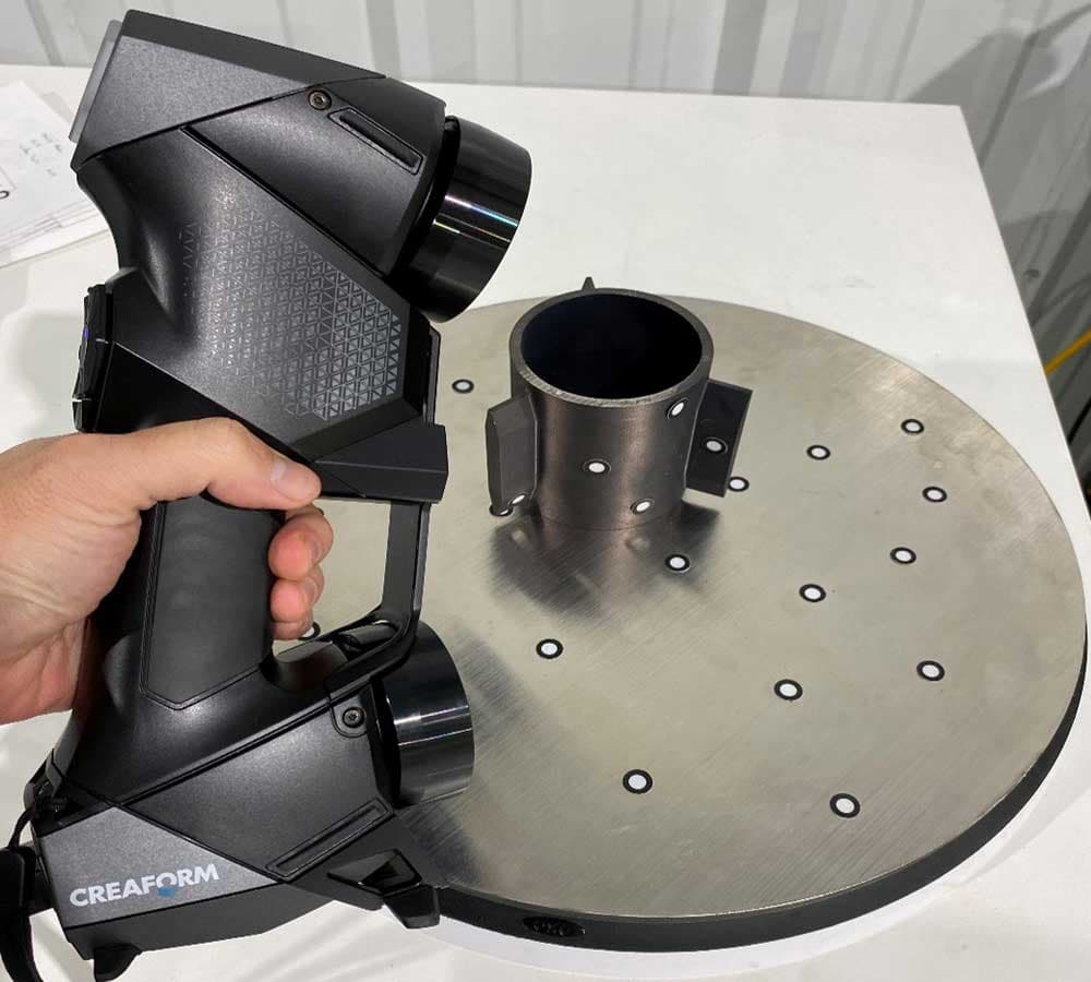 HandySCAN Black Elite 3D scanner in operation